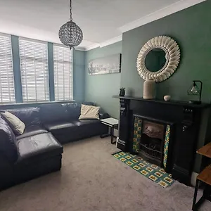 Lincoln Lodge, 2-bedroom,2-bathroom,ground Floor Flat Southend-on-Sea